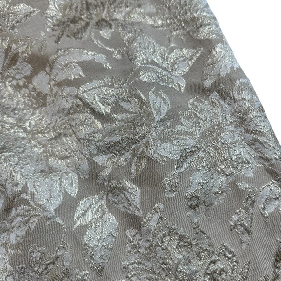NICOLE MILLER COLLECTION Y2K Gold Metallic Jacquard Cropped Ankle Clasp Trouser - Picture 3 of 8